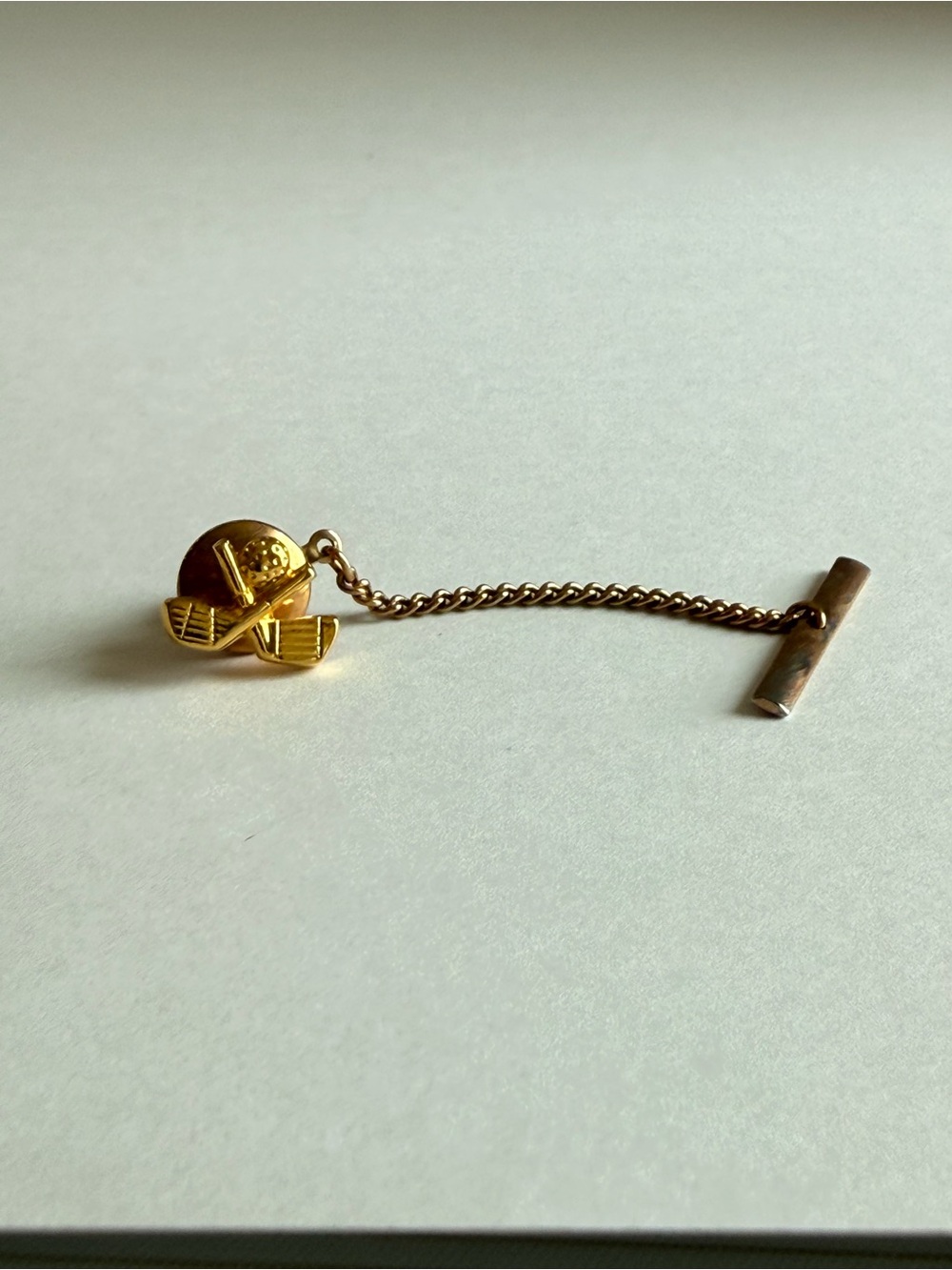 Vintage Gold Tone Golf Clubs & Ball Tie Tack Pin